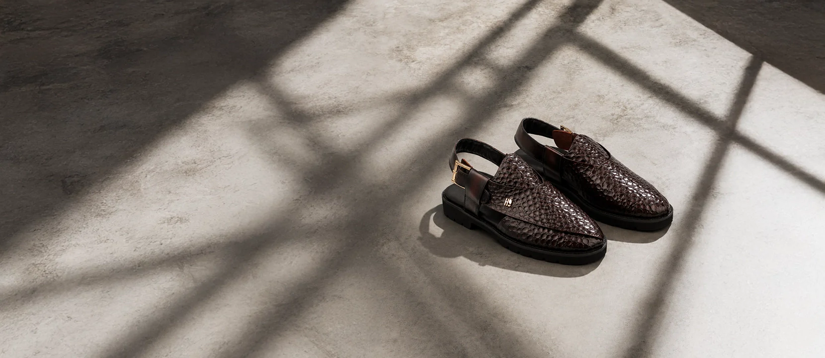 Peshawari Chappal & Men’s Sandals in Pakistan: Styles, Buying Guide & Outfit Ideas